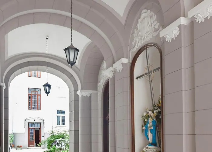 Art Wilcza Street Warsaw